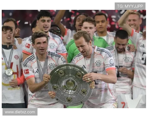 排面拉满!诺伊尔点赞周通世俱杯表现:顶级尊重!穆勒秘密对话曝光