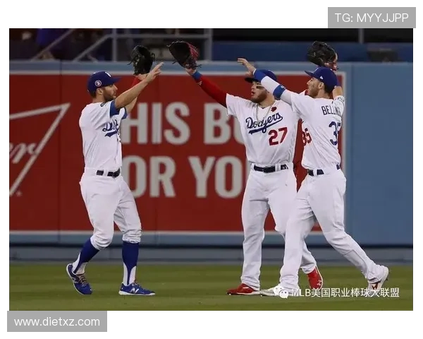 海耶斯三垒美技封杀瑞欧穆托，守备典范闪耀赛场